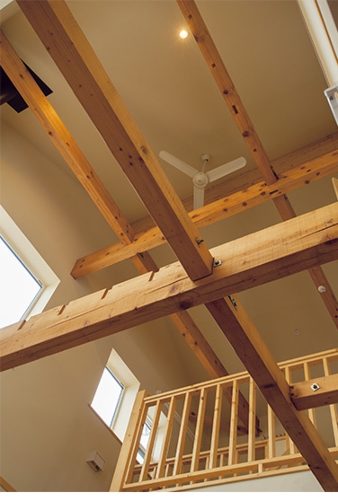 天井のファンで空気を対流