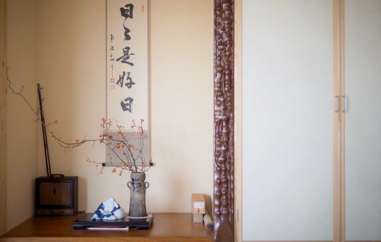 和室の床柱は、叔母が住んでいた家の解体時に譲り受けたもの